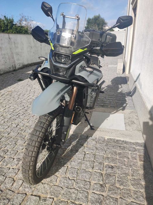 CFMoto 450MT — Cinza, como nova! (apenas 1300 km)