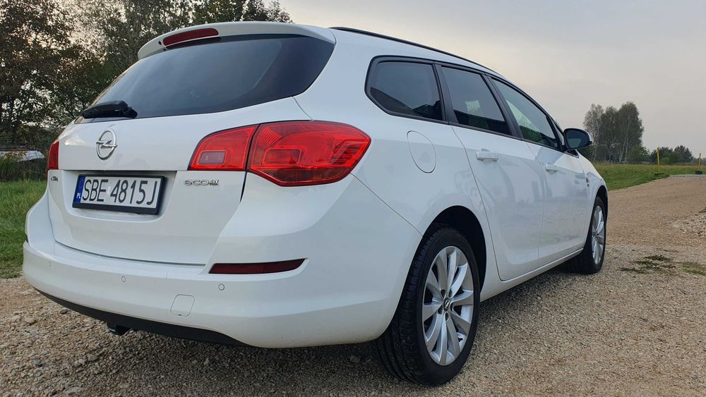 Opel Astra 1.4 100 km Klima Bogate wyposażenie" Z Niemiec " 150 Jahre
