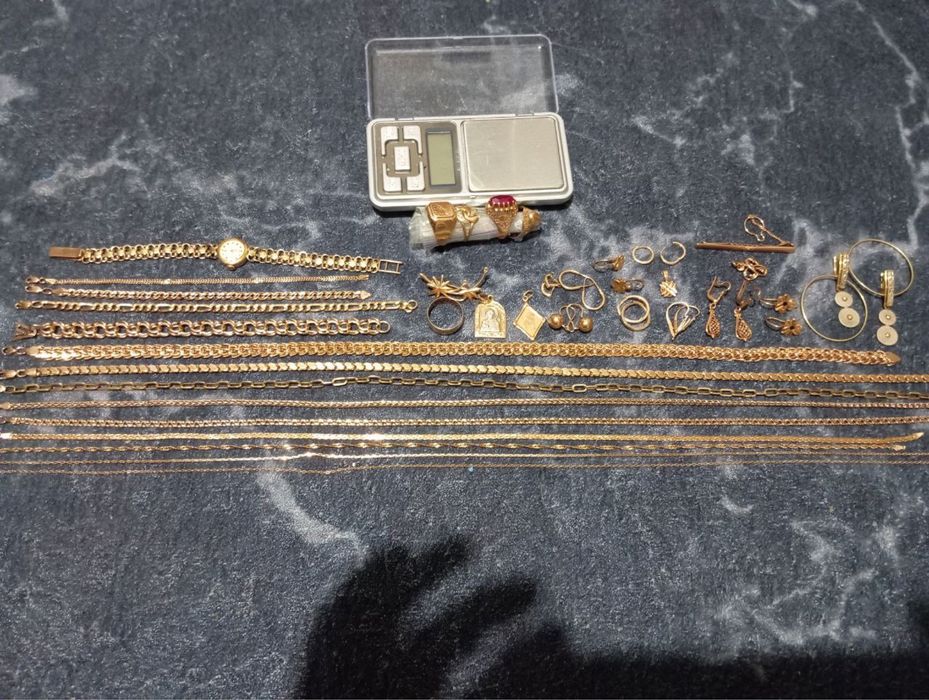 Продам золотые серьги  цепочка 585 пробы.