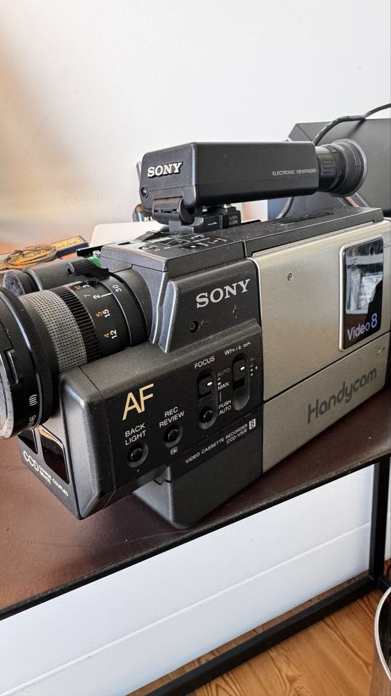Sony Handycam CCD-V30E Vídeo 8 – Funciona! Bateria + Carregador