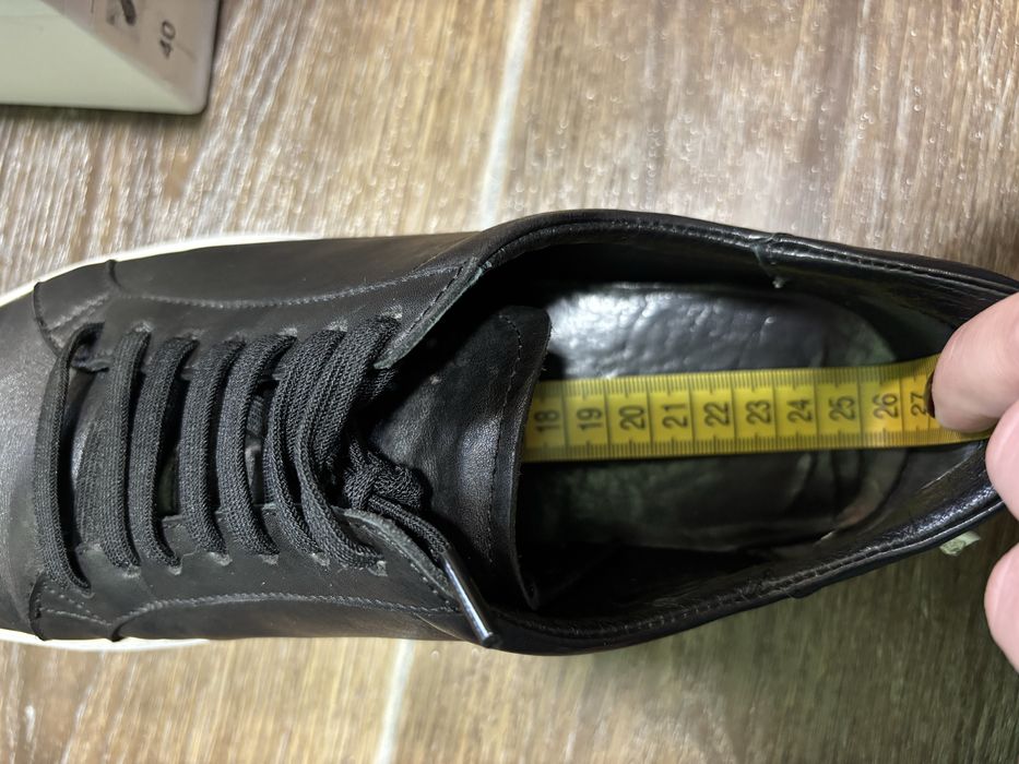 Кеди ,кросівки жіночі шкіряні Estro  40 розмір