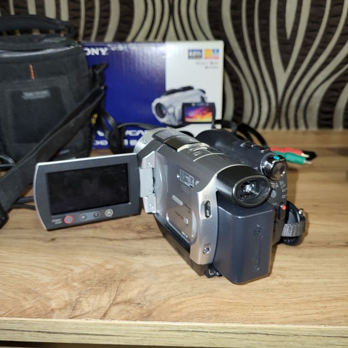 Відеокамера Sony Handycam HDR-UX5