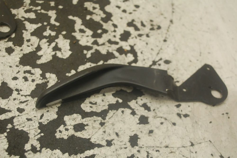 RĄCZKA UCHWYT FOTELA LEWY PRZÓD PRZEDNI 8P0881253 AUDI A3 8P SEAT LEON II SKODA VW