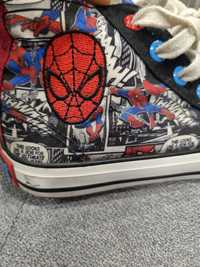 Oryginalne trampki rozmiar 30 serii  spiderman marvel