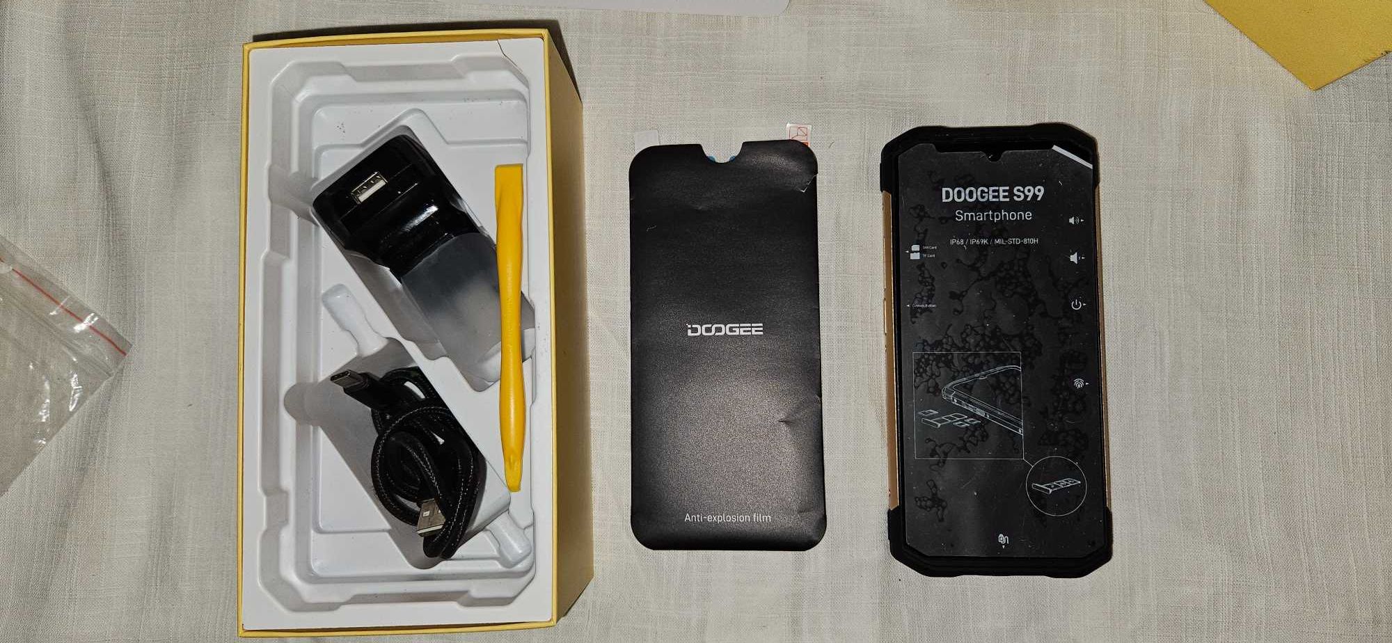 Pancerny telefon DOOGEE S99