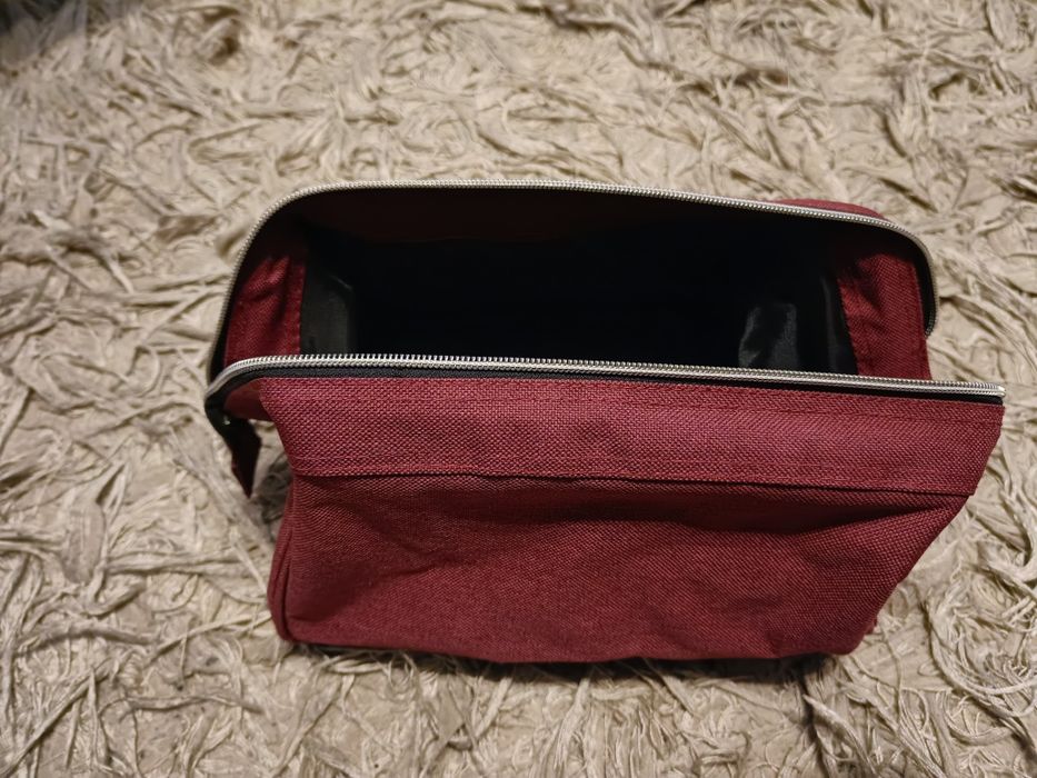 Nowa kosmetyczka podróżna