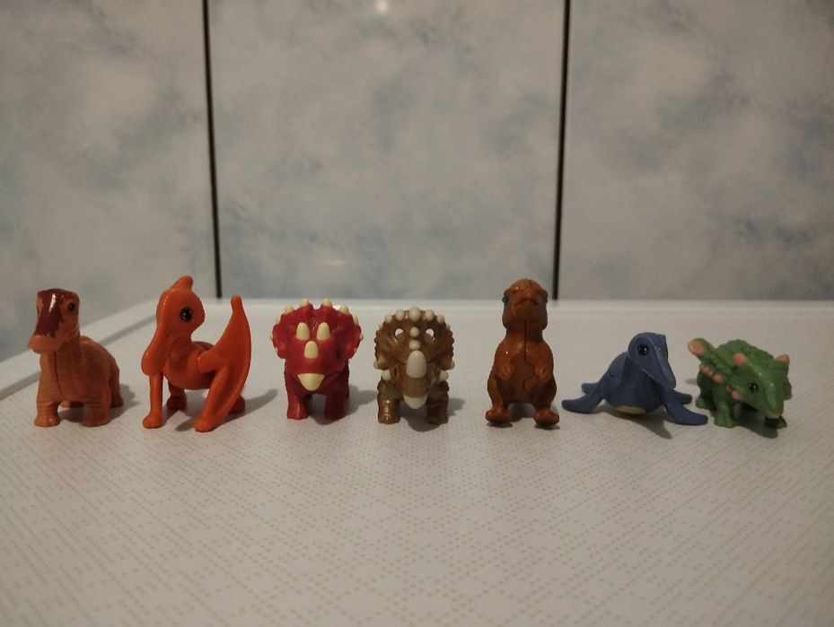 Кіндер динозаври колекція