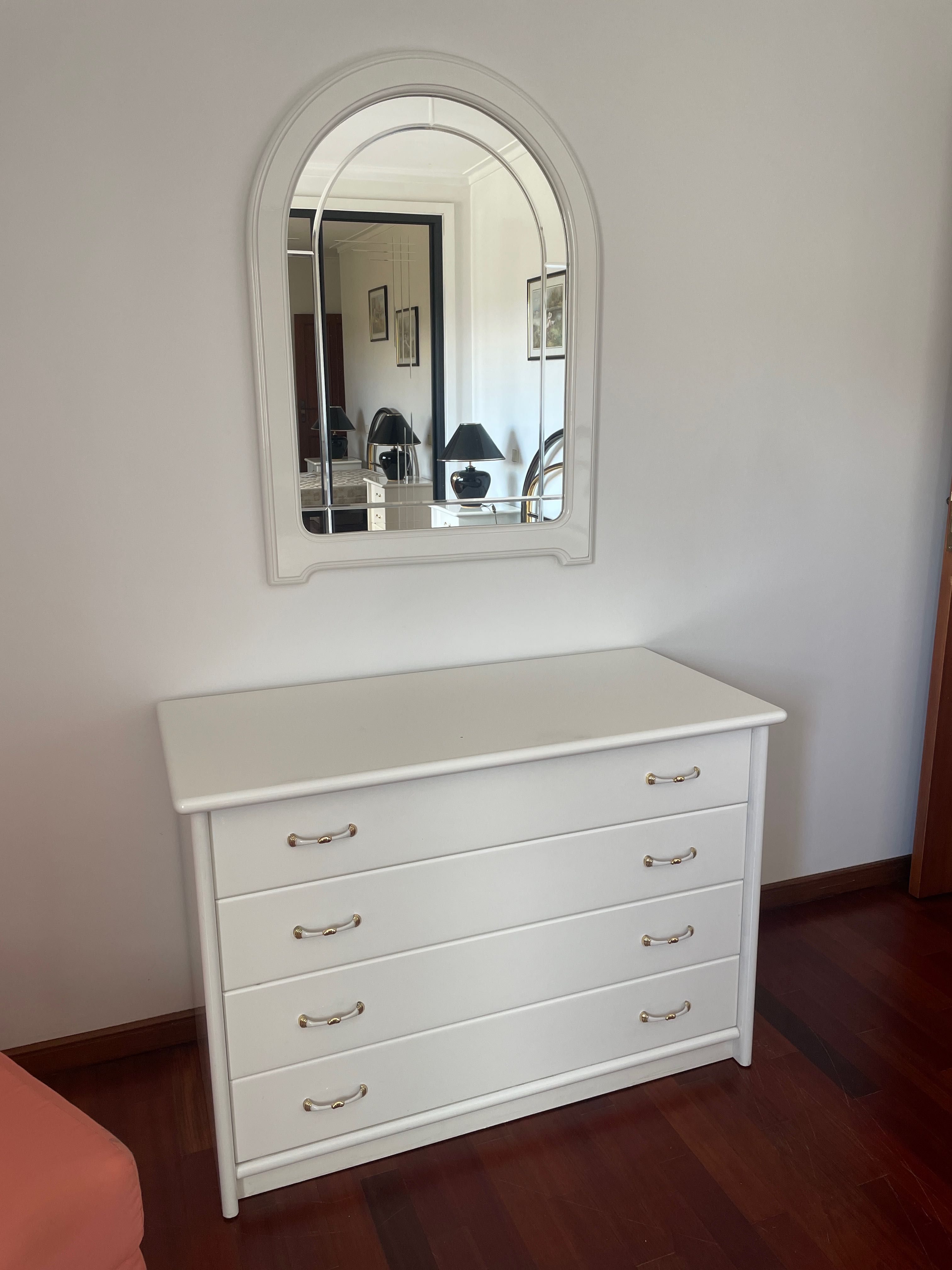 Cómoda branco brilhante  + espelho