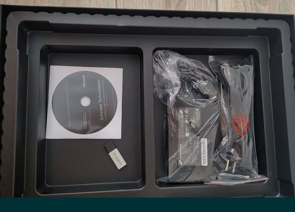 Ігровий ноутбук XMG CORE 17 AMD (M20MPG)