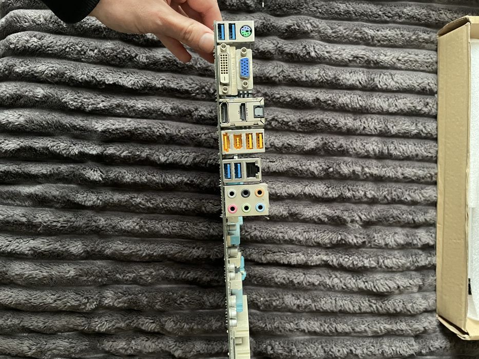 Материнская плата рабочая Gigabyte GA-A75-UD4H