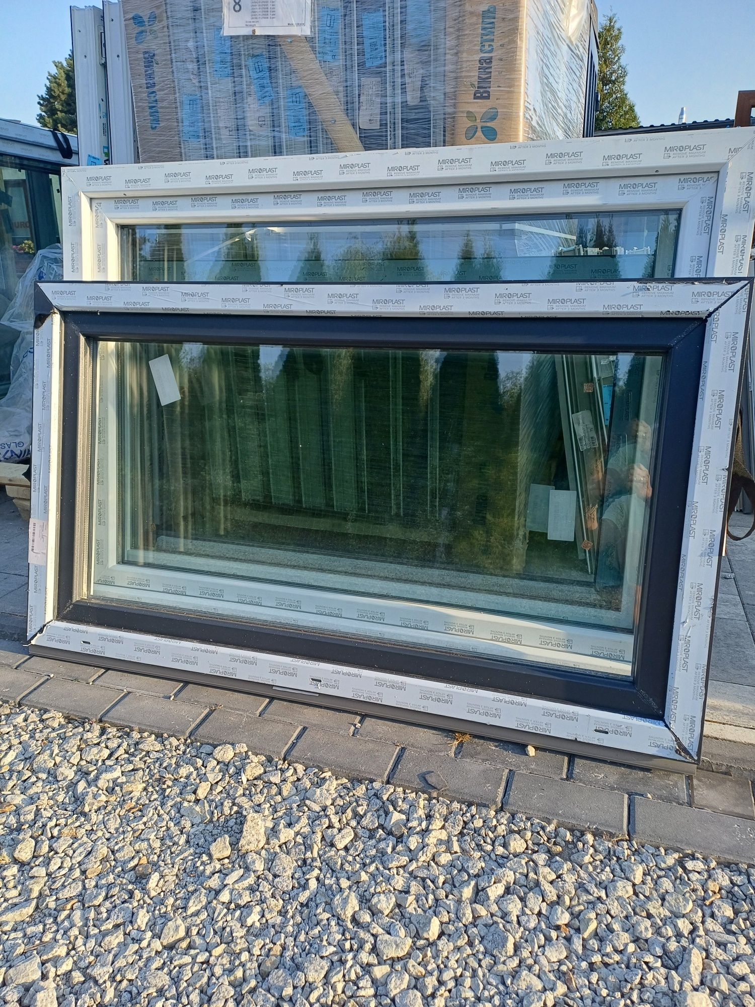 Okno pcv 140x80 antracyt trzyszybowe