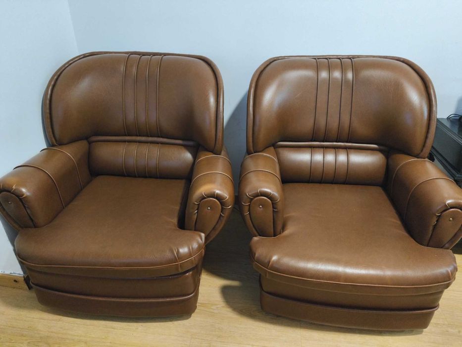 2 Poltronas em Pele Super Confortável