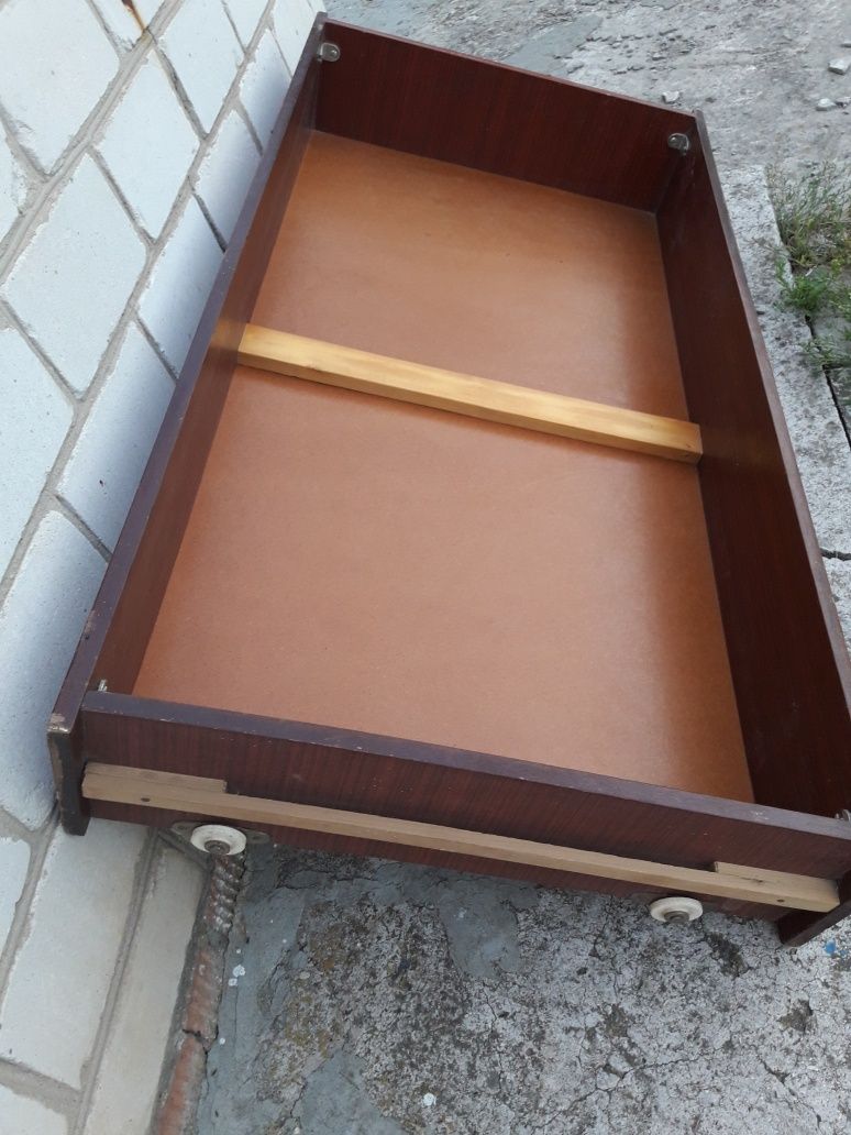Ящик для белья деревянный