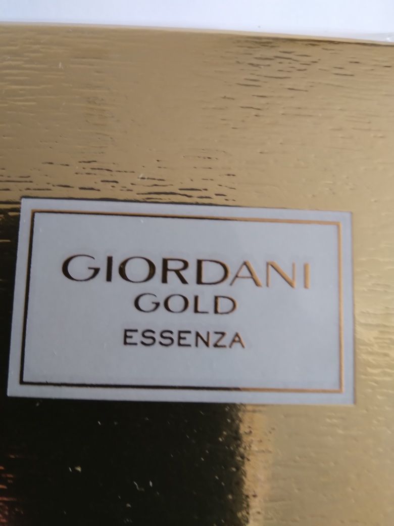 Perfumy Giordani Gold Essenza