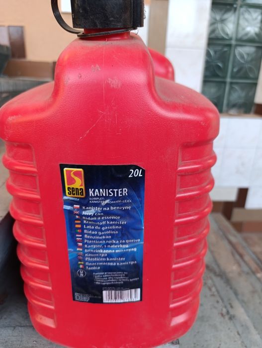 Каністра металева 20 л. Пластикові