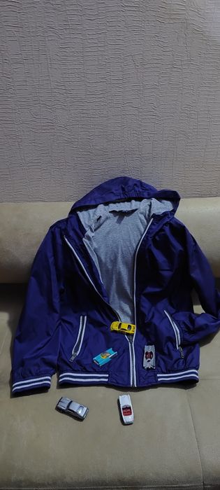 Продаж куртка на підкладці трикотаж