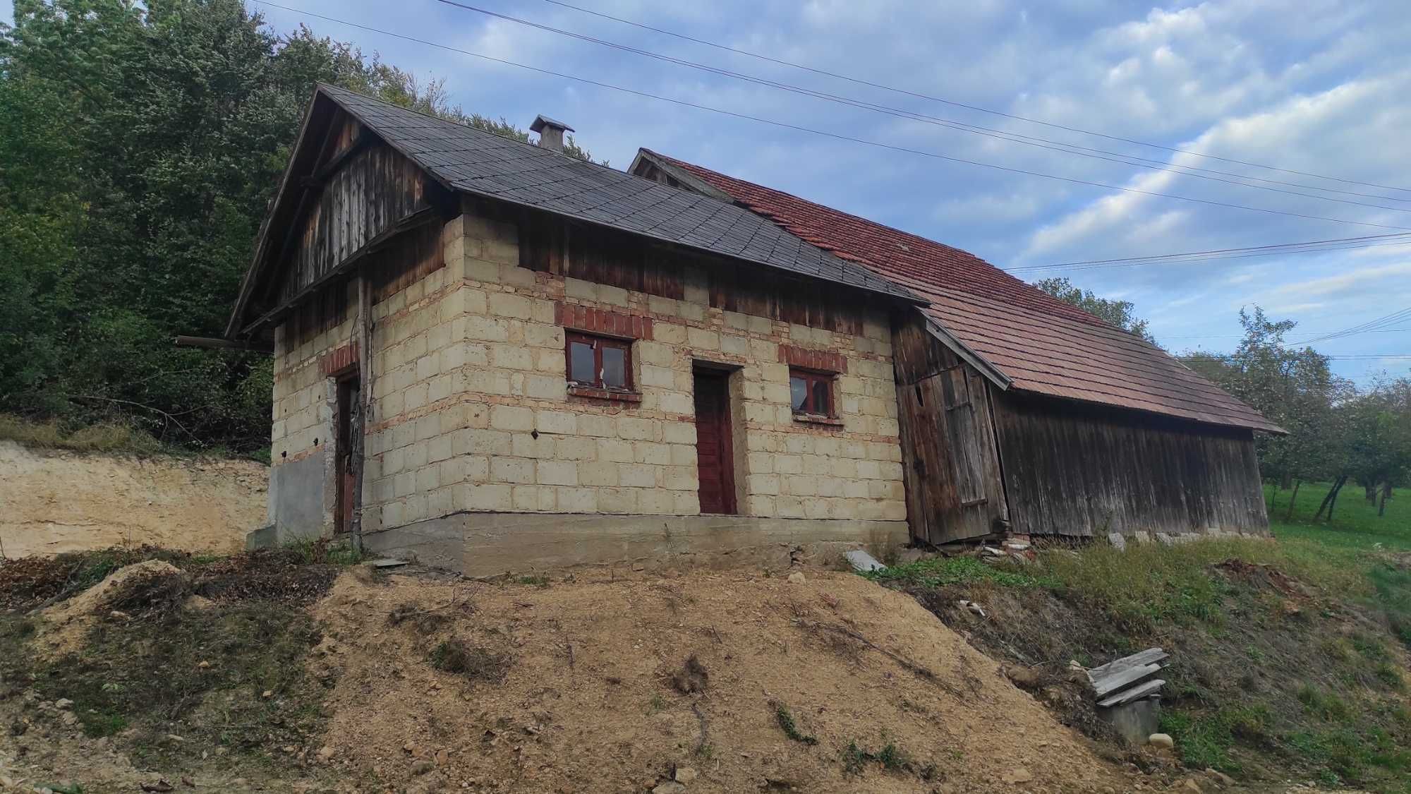 Dom drewniany z budynkami gospodarczymi  1,18 ha RAZEM