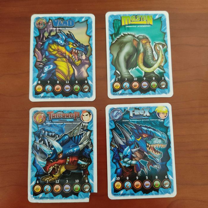 Figuras colecionáveis Dinofroz