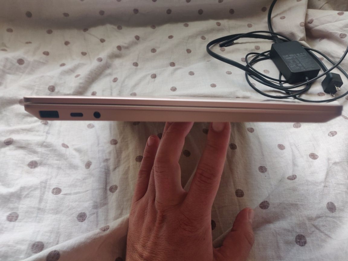 Microsoft laptop go 2 ( не рабочий) 8/128