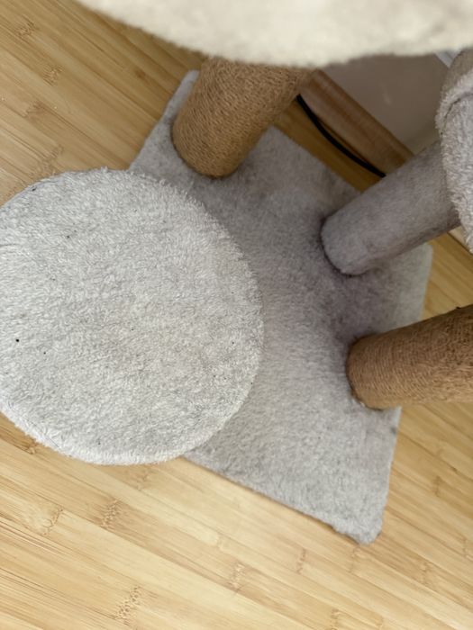 Wysoki drapak dla kotów