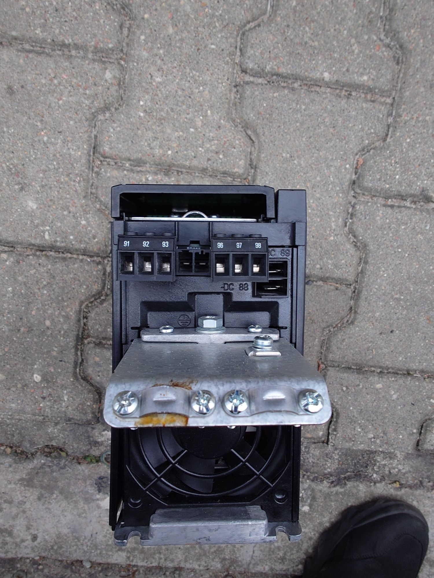 Falownik Danfoss VLT 2800 9.1A 6.3kVA z filtrem sieciowym