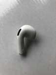 Prawa słuchawka airpods 4 Apple А3055