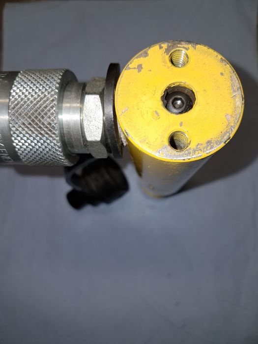 Siłownik enerpac używany RC53