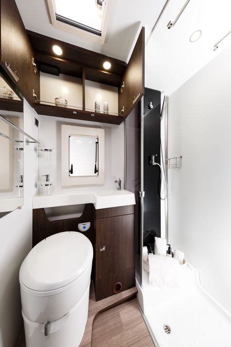 Wynajem Kampera 442 Rok 2023, komfortowy, bogato wyposażony, Łódź