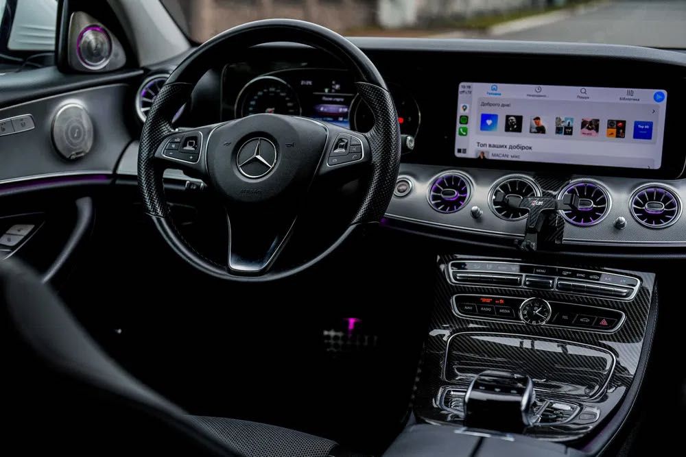 W213 карбонова центральна консоль Mercedes E-class карбон