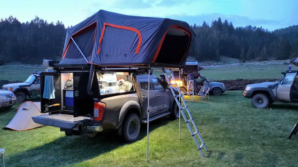 Kontener wyprawowy na pickupa, namiot, roleta, ogrzewanie, prysznic