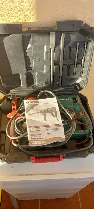 Ferramentas. FURADEIRA