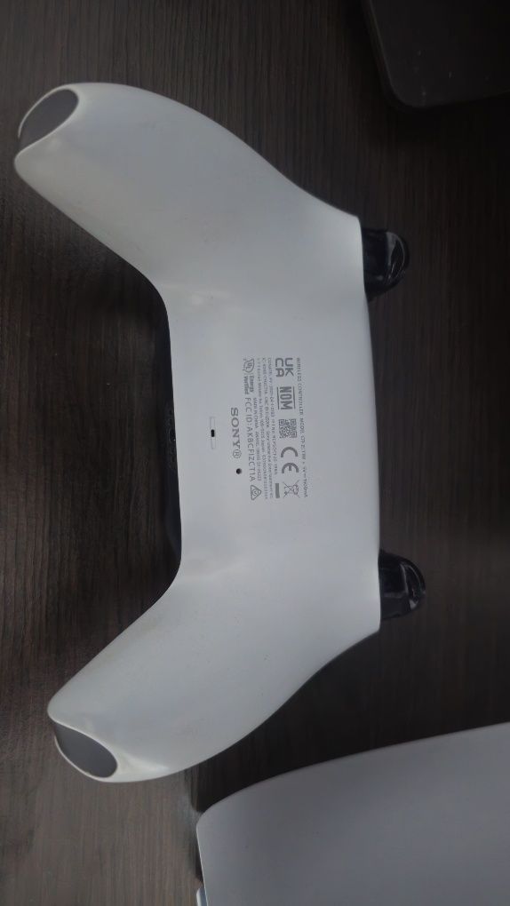 Playstation 5 slim 1tb  z napedem I padem jak nowe