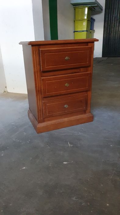 2 Mesas de cabeceira