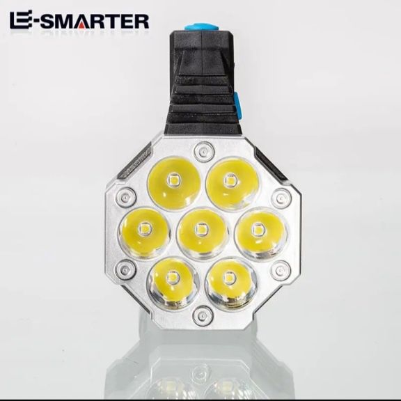 Latarka akumulatorowa LED_duża moc 7Led_ładowanie USB.