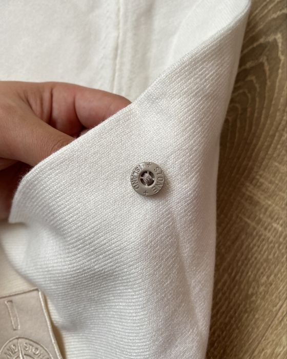 Жіночий Светр Stone Island світлий