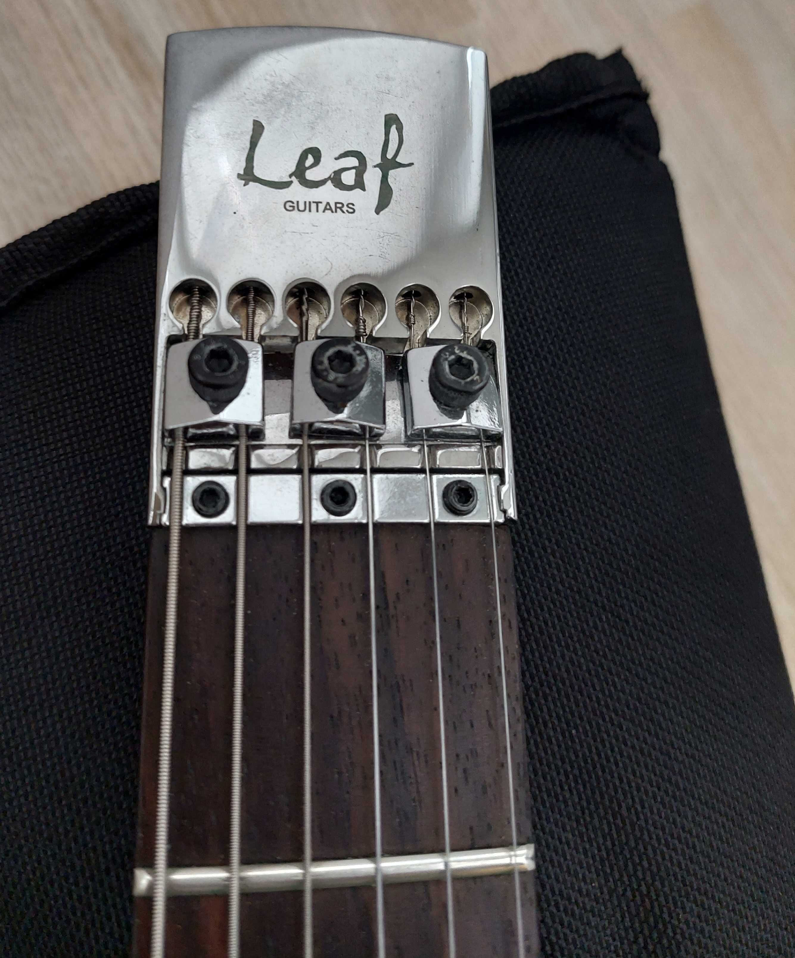 Электрогитара Travel Leaf