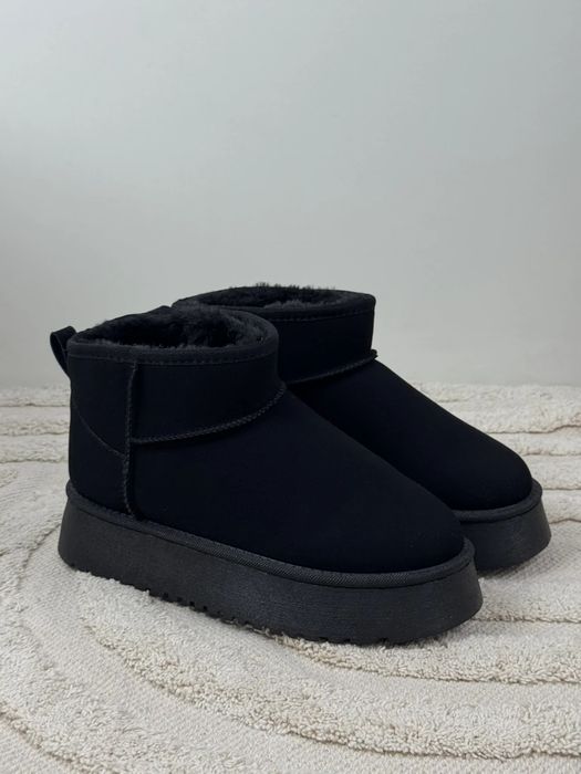 Уги жіночі чорні замшеві