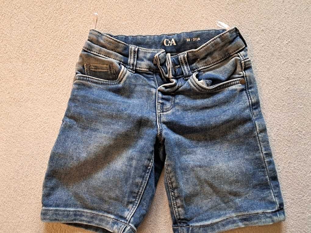 Krótkie spodnie dla chłopca. C&A. Rozmiar 98