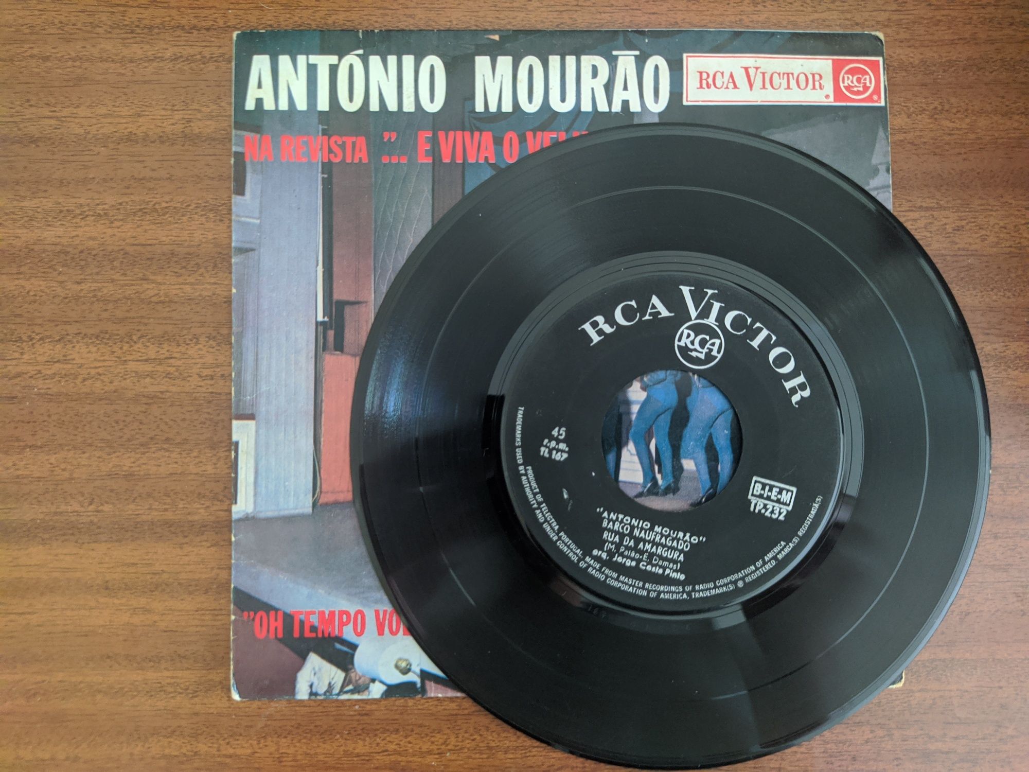 Vinil - António Mourão – Na Revista "... E Viva O Velho"