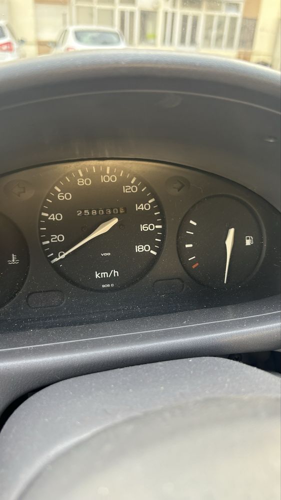 Nissan micra 1.0 , preço negociável