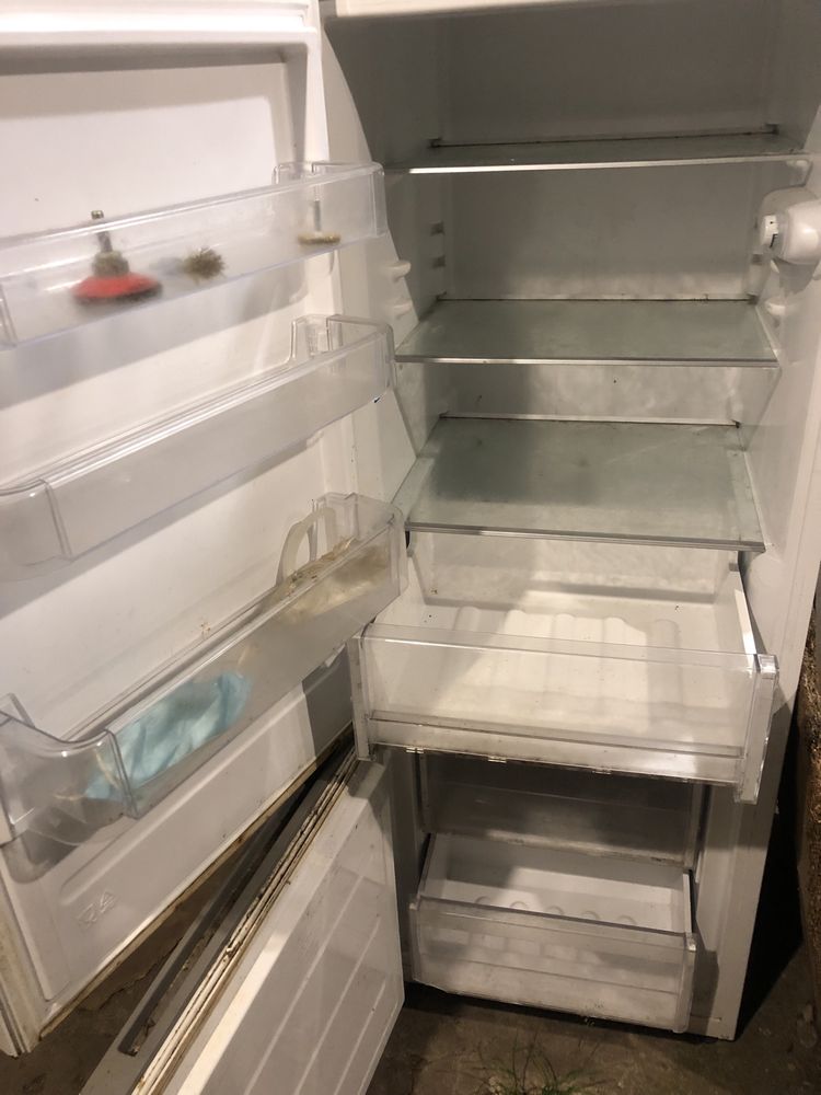 Холодильник indezit по запчастям