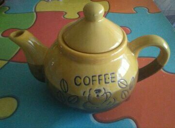 Conjunto de chávenas para chá/café + pires + bule + suporte