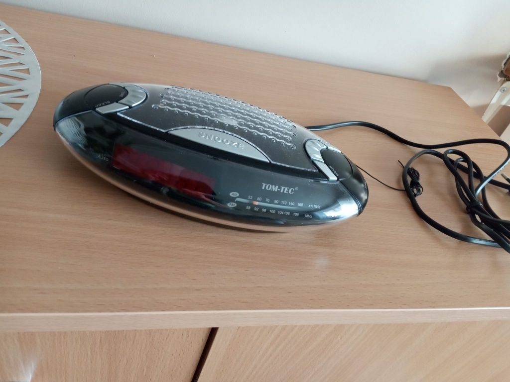 Radio- budzik: TOM-TEC ACR 330  ) :) :) :)
