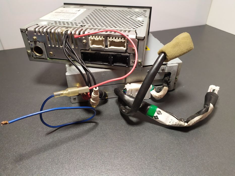 Магнитола Nissan Patrol и CD чейнджер. Оригинал