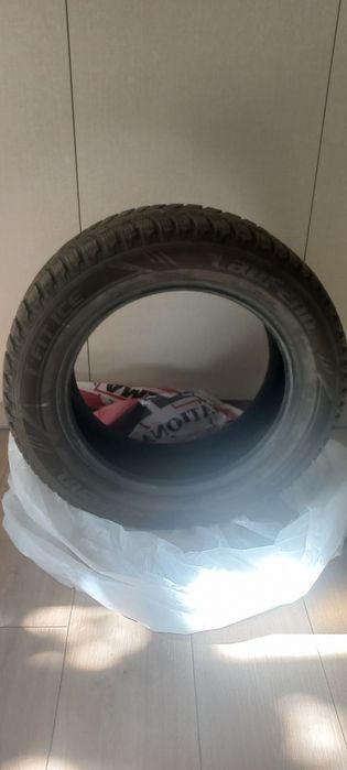 Резина зимняя  185/60/R15