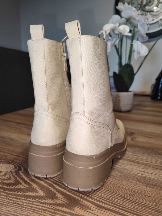 Bota de mulher - TAM 40