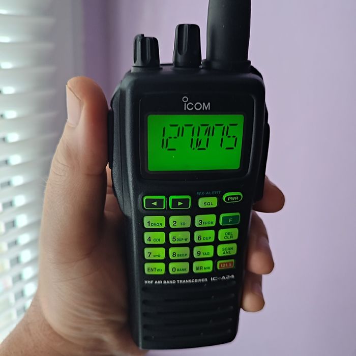 Рация авиационная  Icom IC-A24 AIR Band 108-137mhz