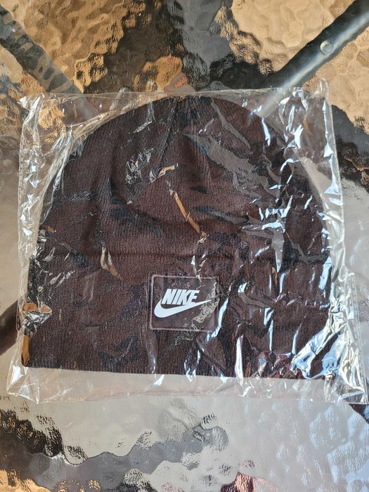 Czarna czapka zimowa Nike