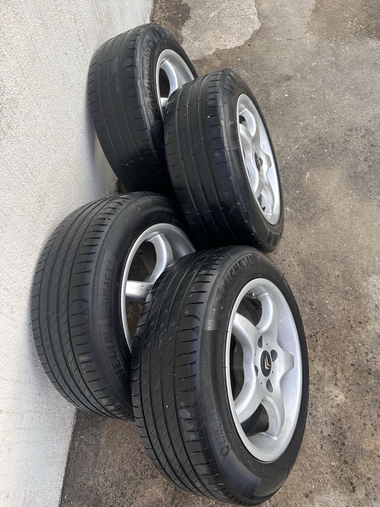 Jantes citroen, pneus 15 , semi novos em bom estados, preço negociavel