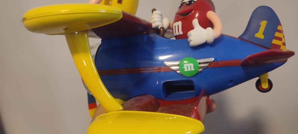 Podajnik cukierków m&m's